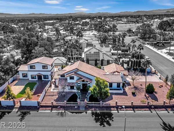 2200 S Pioneer Way, Las Vegas, NV 89117