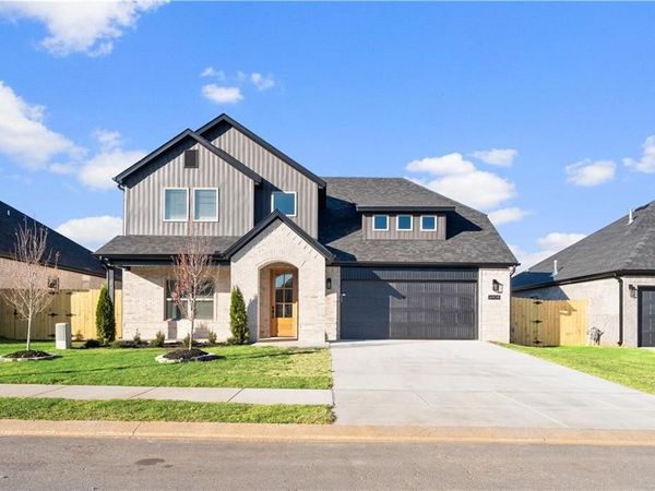 6910 SW Orange Avenue , Bentonville, AR 72713