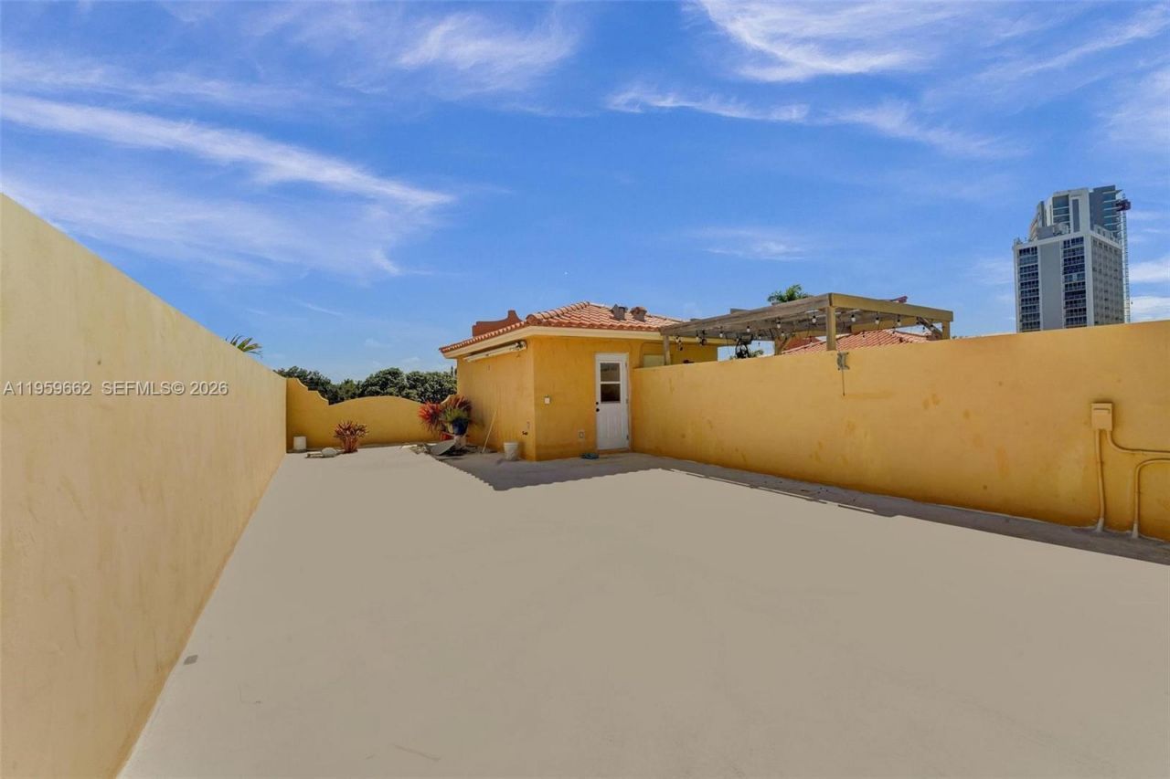 1617 Harrison St, Unit 3, Hollywood, FL 33020 Photo