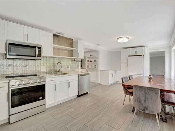 701 NE 8th St, Pompano Beach, FL 33060