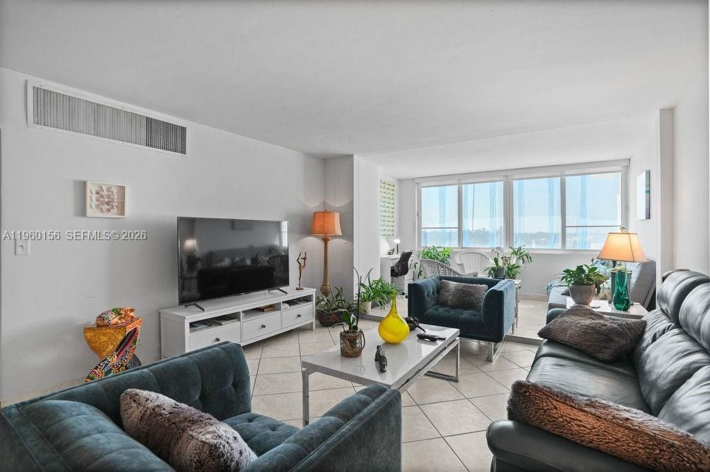 5005 Collins Ave , Unit 504, Miami Beach, FL 33140 Photo