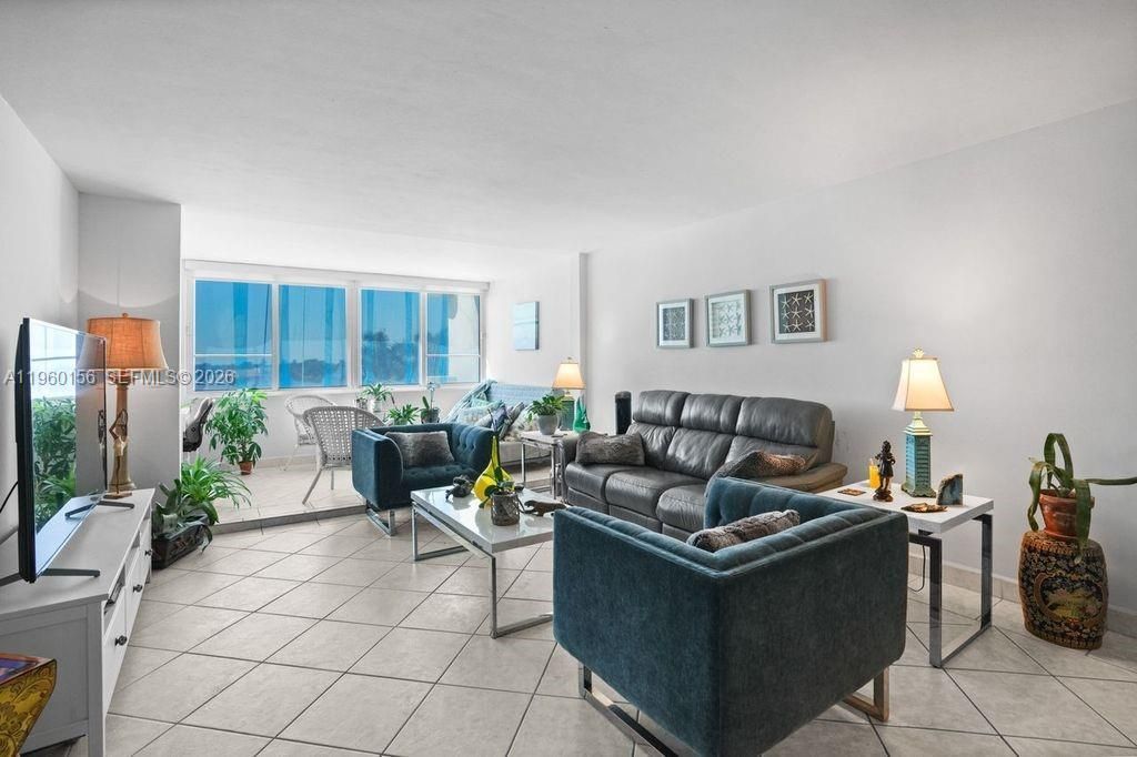 5005 Collins Ave , Unit 504, Miami Beach, FL 33140 Photo