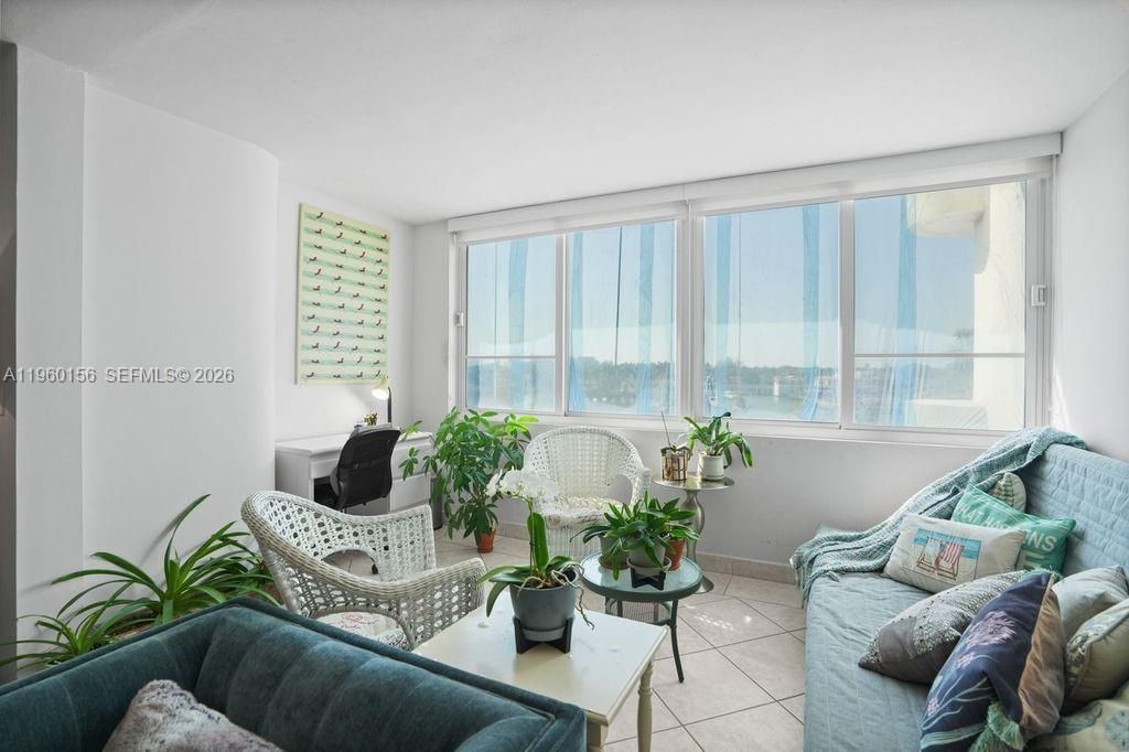 5005 Collins Ave , Unit 504, Miami Beach, FL 33140 Photo