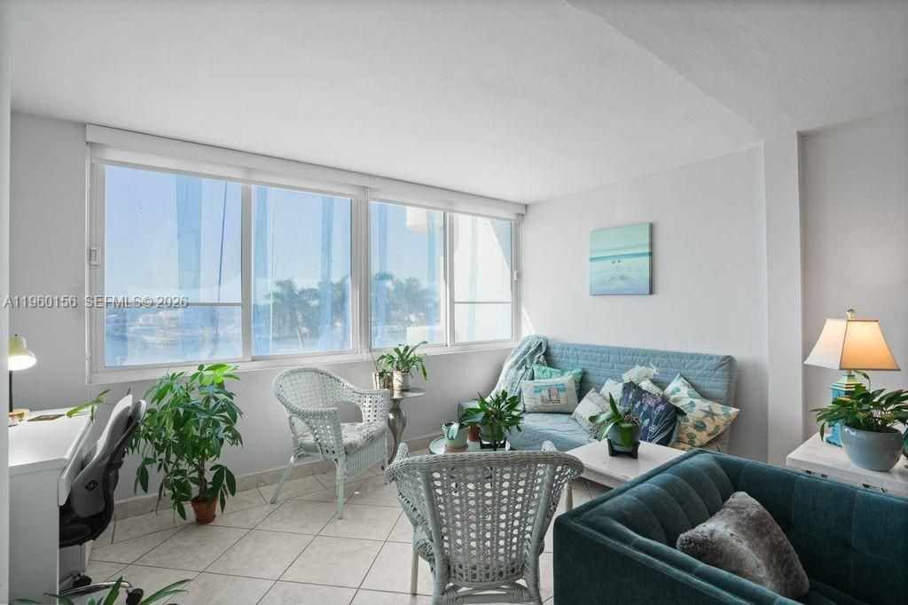 5005 Collins Ave , Unit 504, Miami Beach, FL 33140 Photo