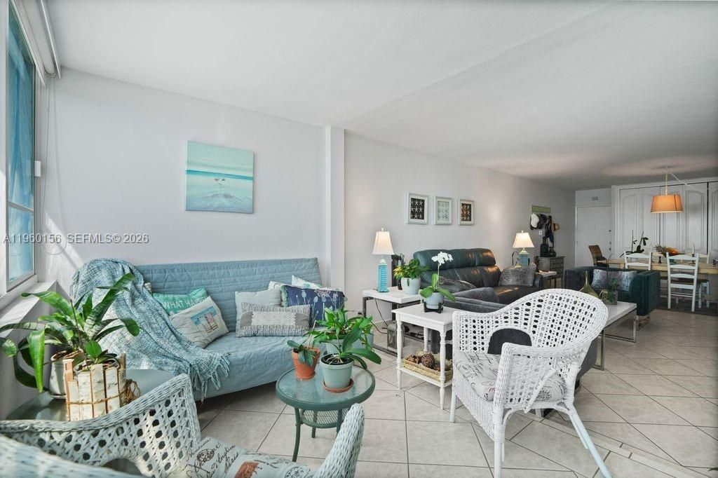 5005 Collins Ave , Unit 504, Miami Beach, FL 33140 Photo
