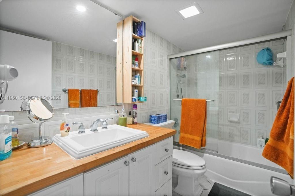 5005 Collins Ave , Unit 504, Miami Beach, FL 33140 Photo