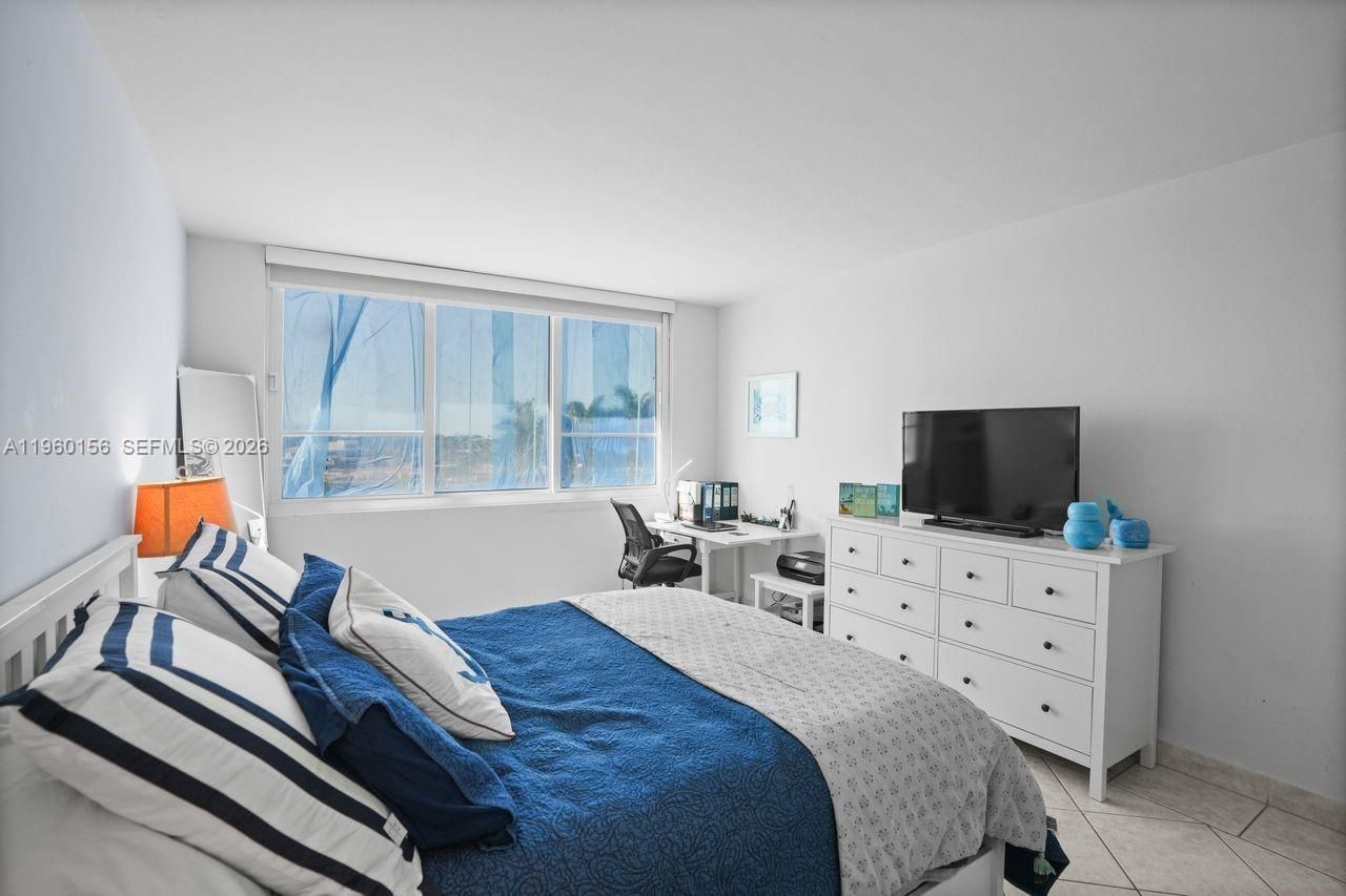 5005 Collins Ave, Unit 504, Miami Beach, FL 33140 Photo