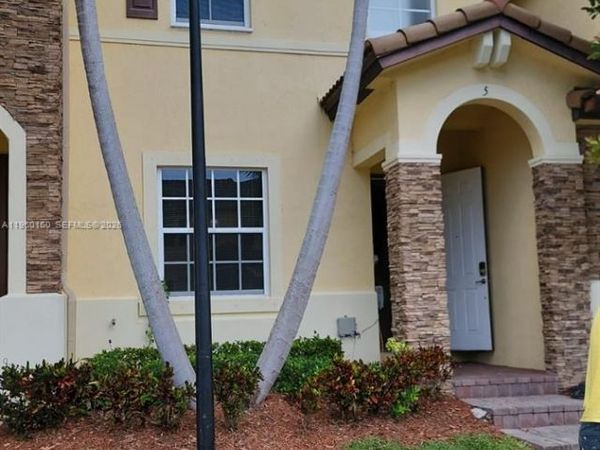 9031 SW 227th St, Unit 5, Cutler Bay, FL 33190