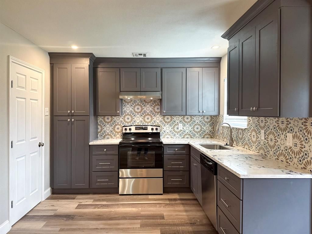 3118 Dartmouth Drive, Irving, TX 75062 Main Photo