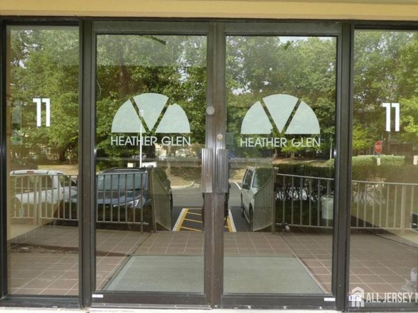 1109 Stoneridge Circle, Helmetta, NJ 08828