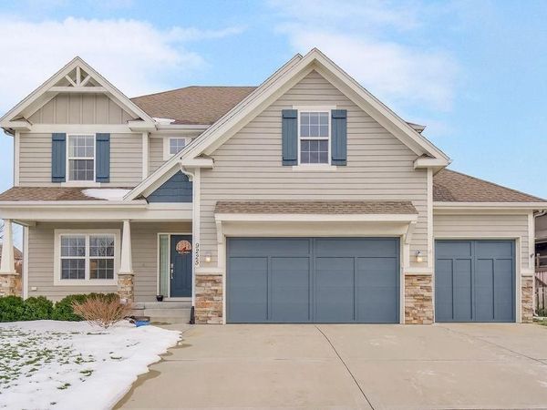 9225 N Dawn Avenue, Kansas City, MO 64154