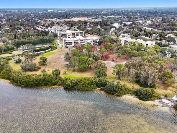 303 TARPON POINT, TARPON SPRINGS, FL 34689