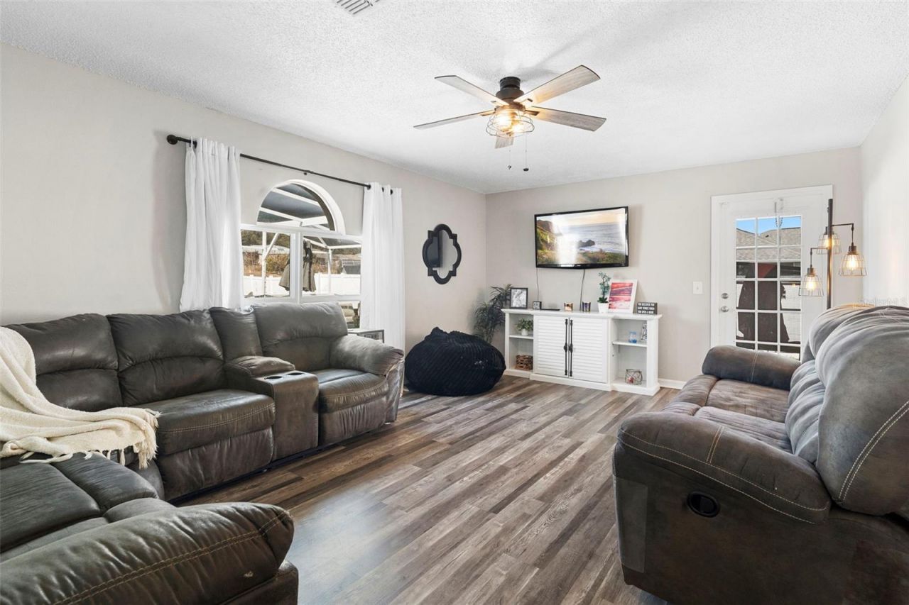 1643 Ridgemoor Drive, Mascotte, FL 34753 Photo