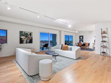 1225 Lasalle Avenue, Unit 2301, Minneapolis, MN 55403