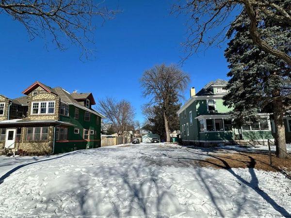 909 Dayton Avenue , Saint Paul, MN 55104