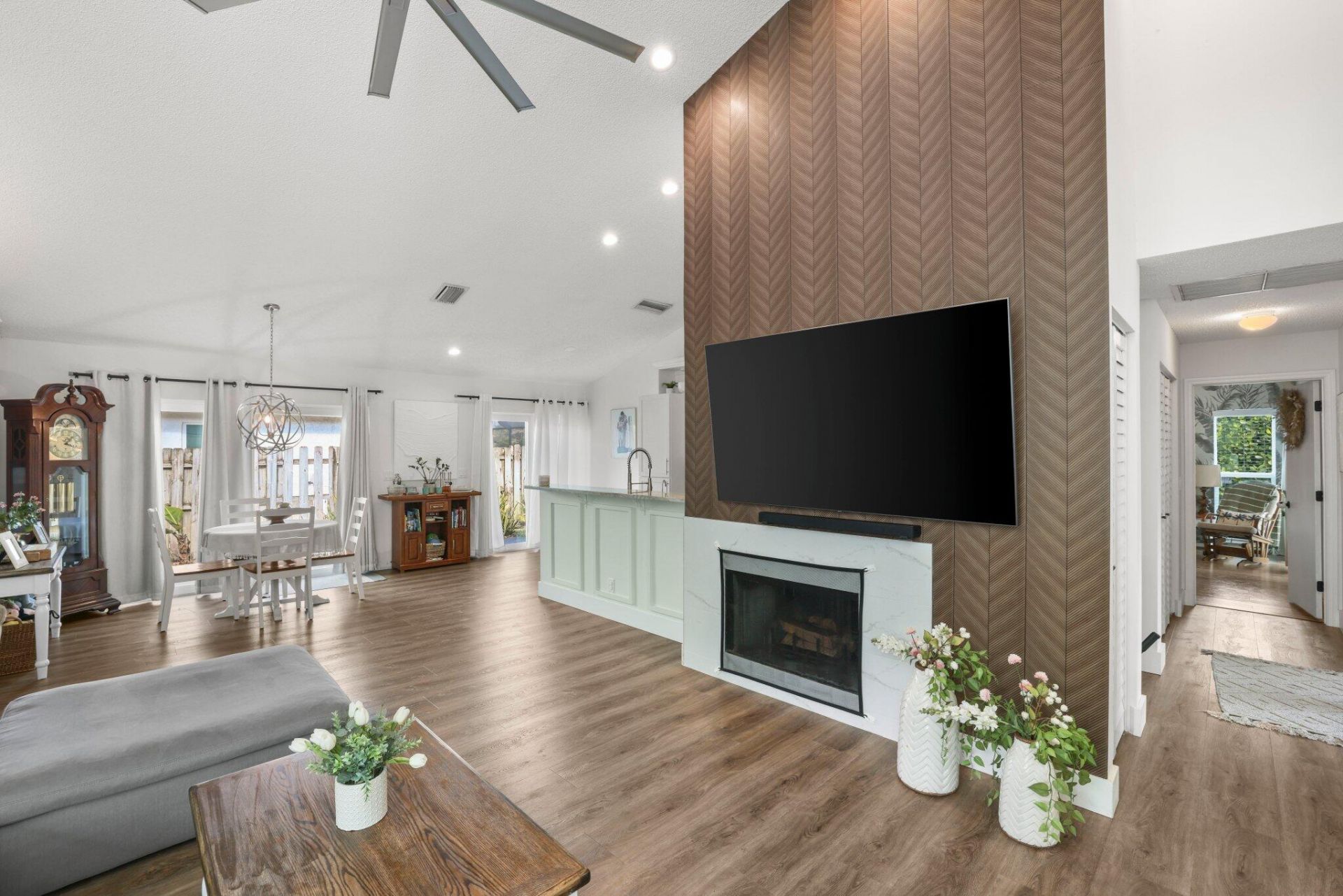 29 Dogwood Circle, Boynton Beach, FL 33436 Photo