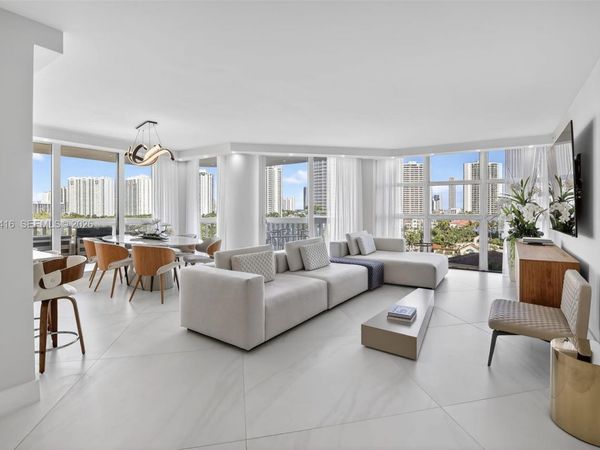 1000 W Island Blvd, Unit 1009, Aventura, FL 33160