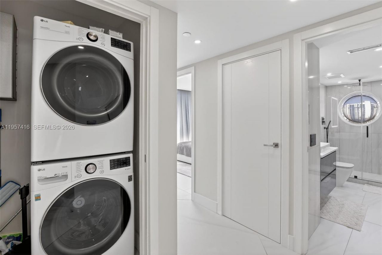 1000 W Island Blvd, Unit 1009, Aventura, FL 33160 Photo