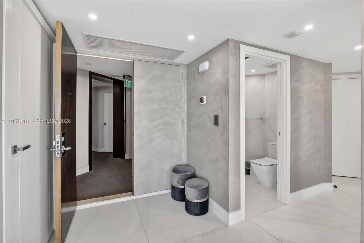 1000 W Island Blvd, Unit 1009, Aventura, FL 33160 Photo