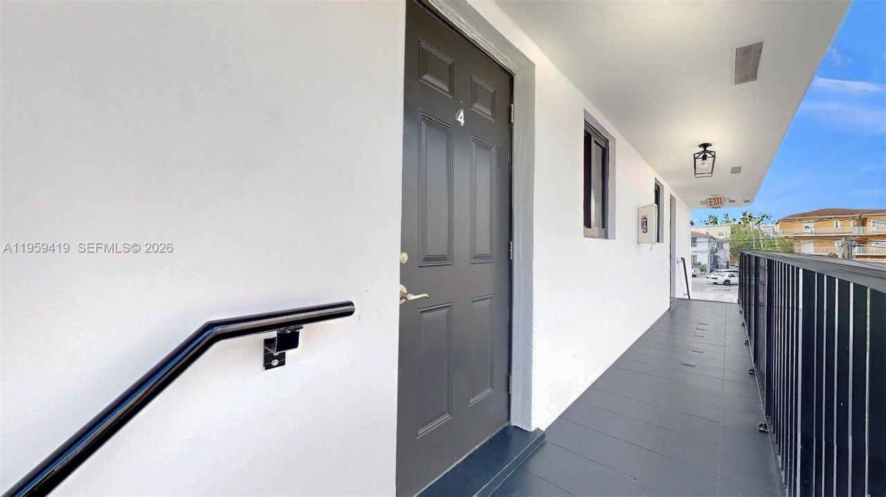 329 SW 9th Ave, Miami, FL 33130 Photo