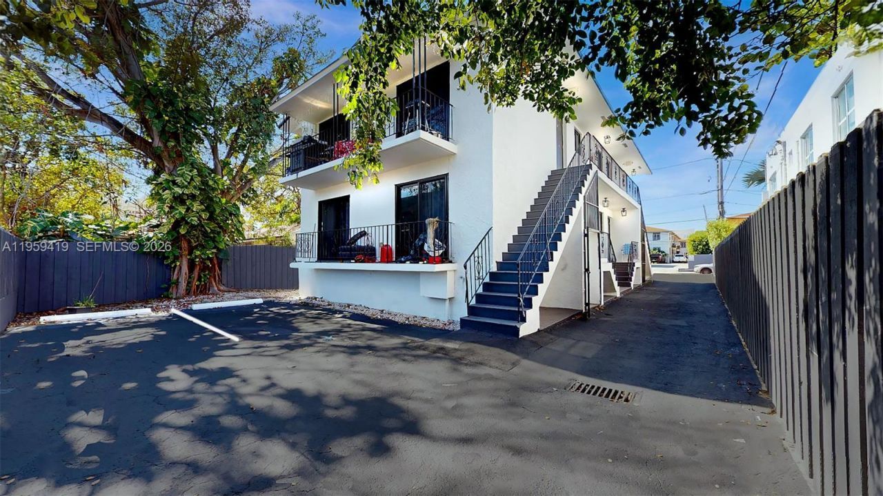 329 SW 9th Ave, Miami, FL 33130 Photo