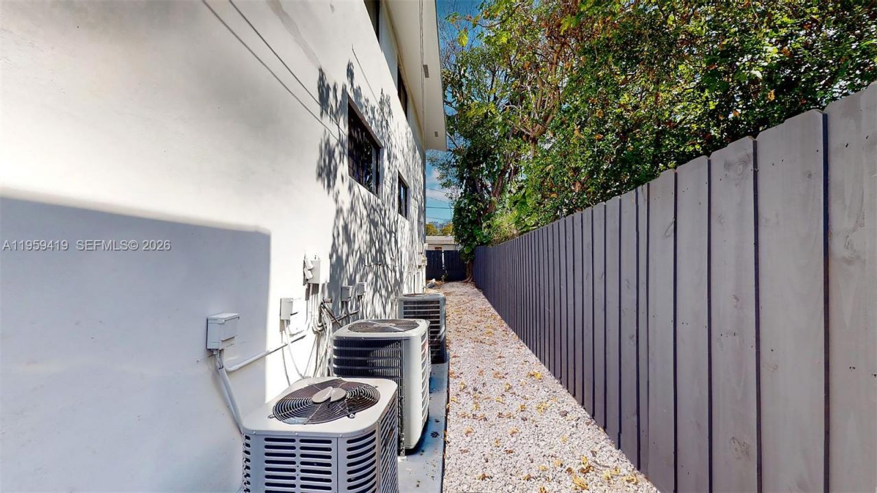 329 SW 9th Ave, Miami, FL 33130 Photo