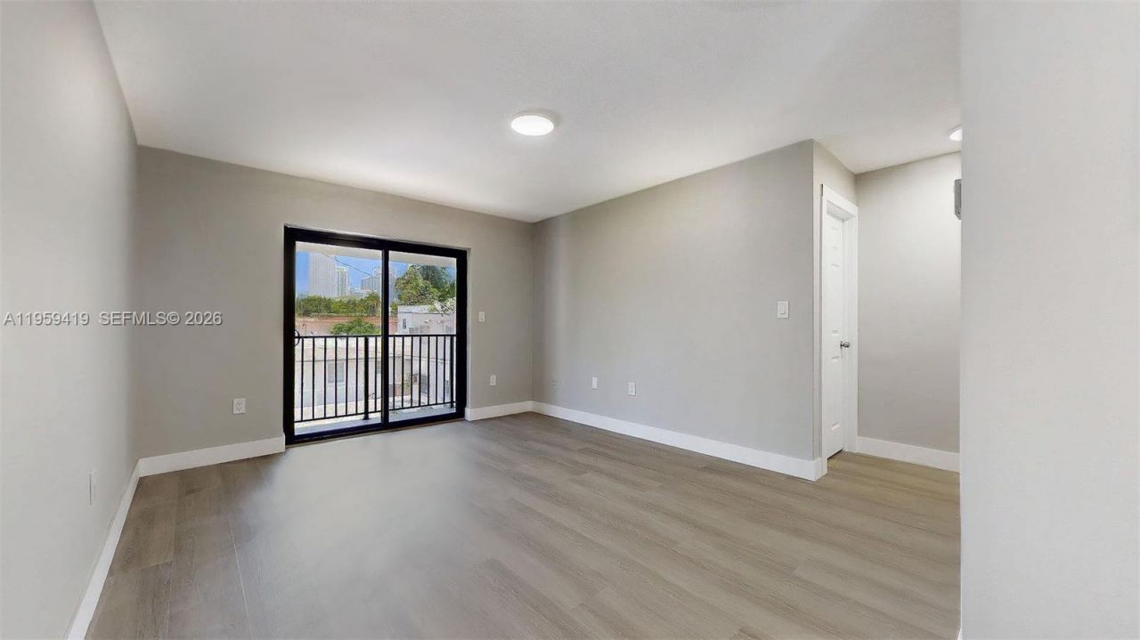 329 SW 9th Ave, Miami, FL 33130 Photo