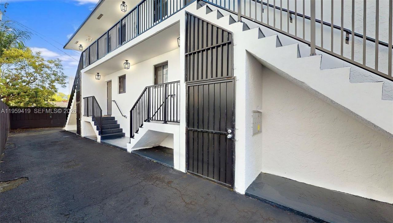 329 SW 9th Ave, Miami, FL 33130 Photo