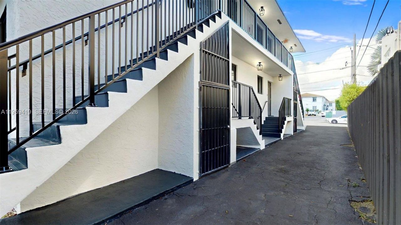 329 SW 9th Ave, Miami, FL 33130 Photo