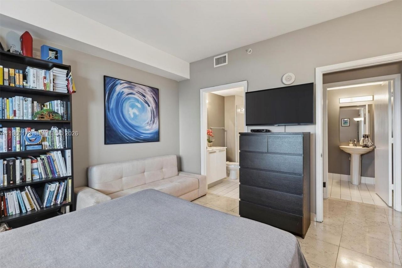 601 NE 36th St , Unit 2204, Miami, FL 33137 Photo