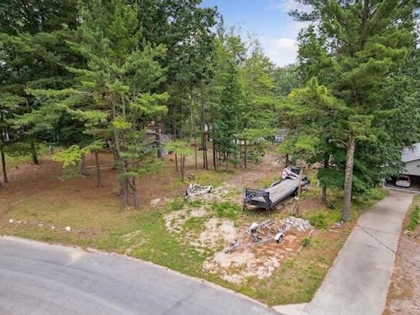 8511 W Easy Street, Mears, MI 49436