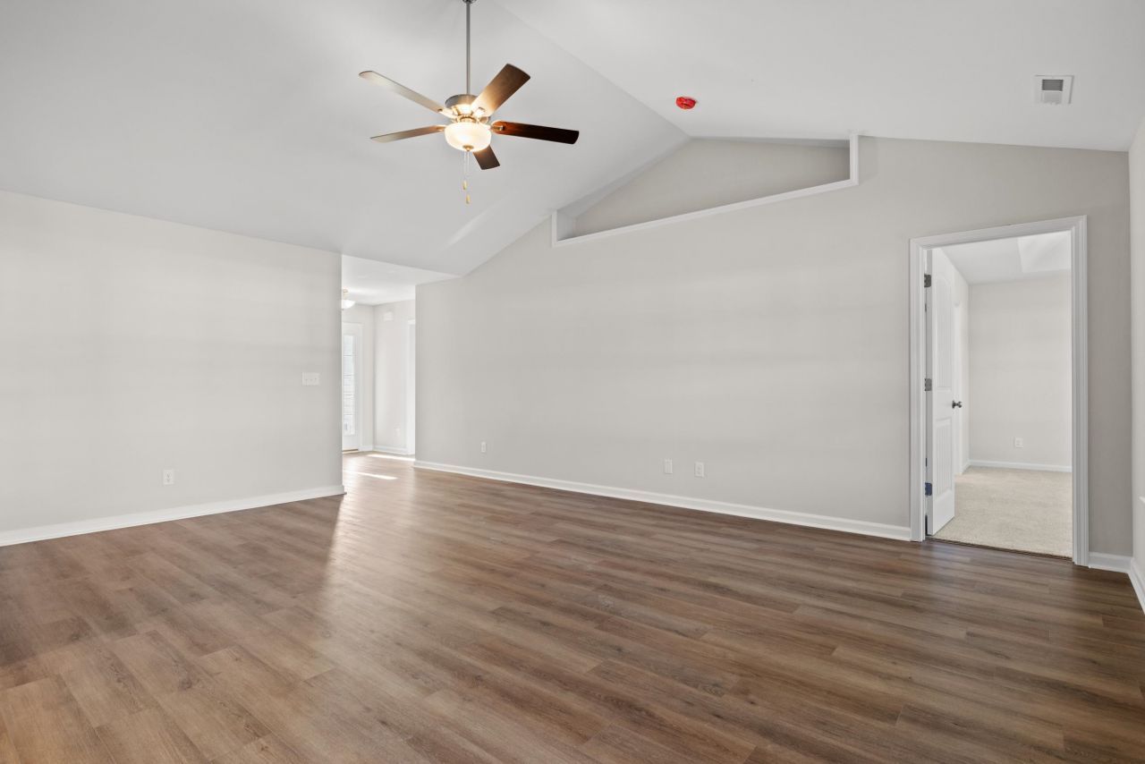 940 Woodside Dr. Photo 3