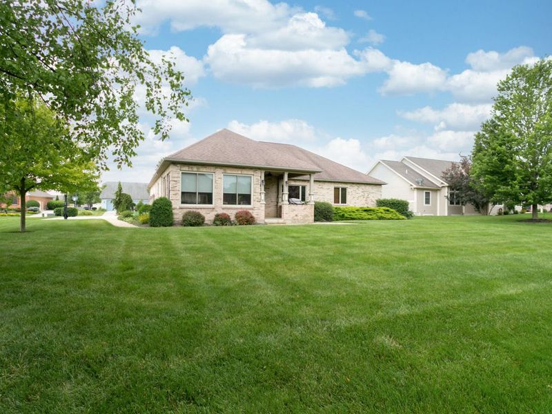 2659 Stonebridge Drive, Troy, OH 45373 Photo 6