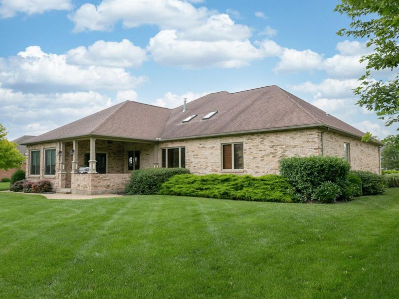 2659 Stonebridge Drive, Troy, OH 45373 Photo 8