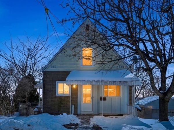 652 Riverview Dr, Dravosburg, PA 15034