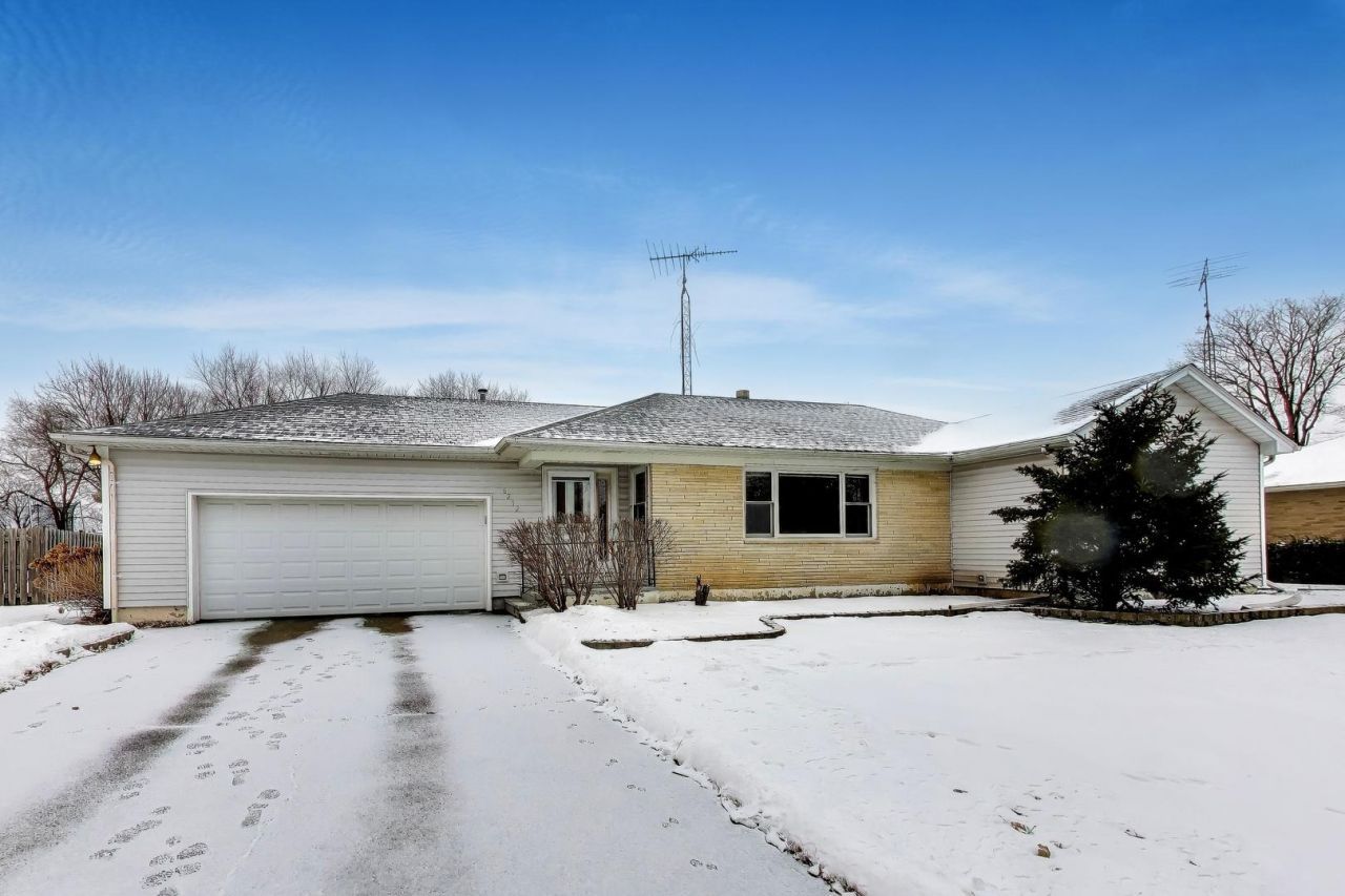 6212 Main Street, Union, IL 60180 Main Photo