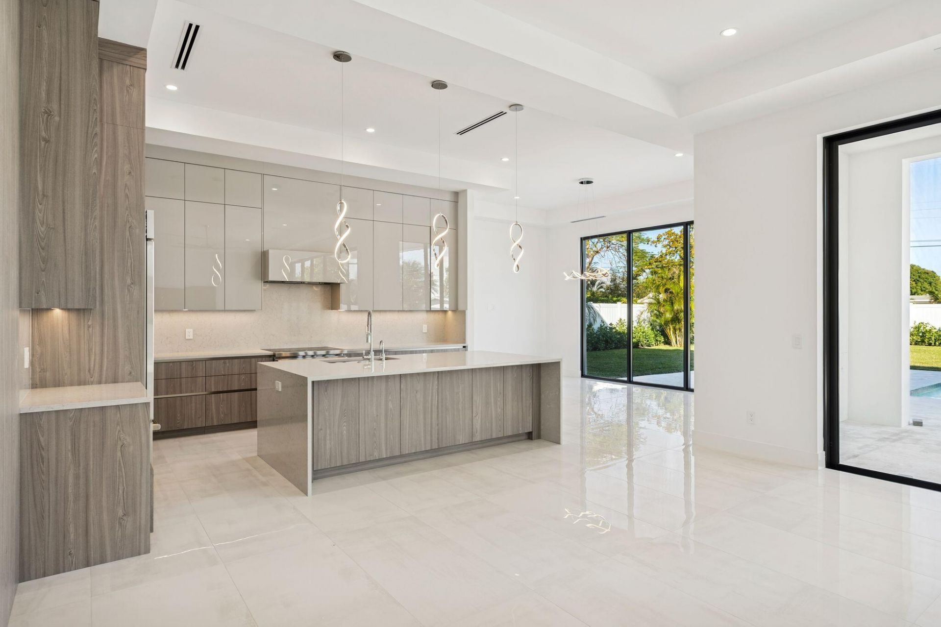 261 NW 8th Street, Boca Raton, FL 33432 Photo