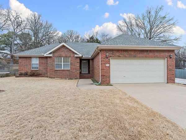 612 E Ash Street, Fayetteville, AR 72703