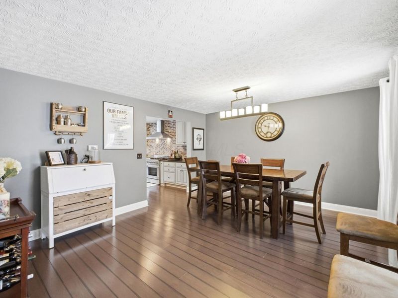 772 Old Forest Court, Columbus, OH 43230 Photo 6