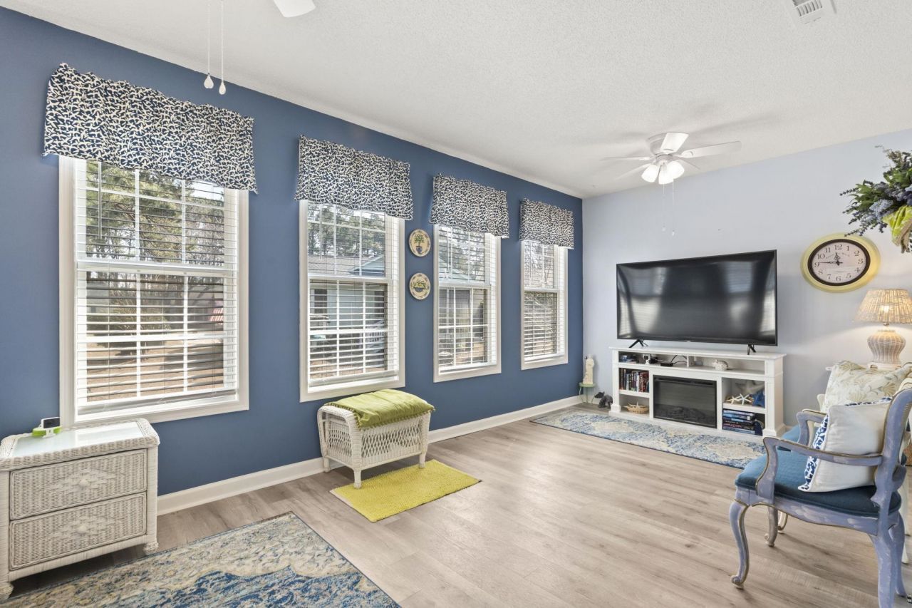 9421 Timber Row Photo 13