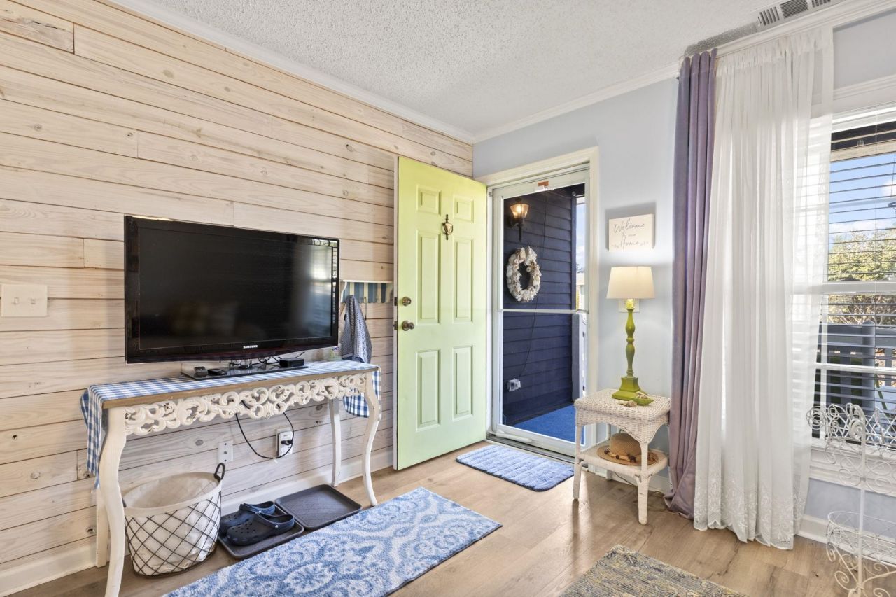 9421 Timber Row Photo 6