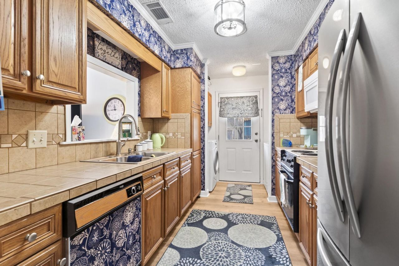 9421 Timber Row Photo 9