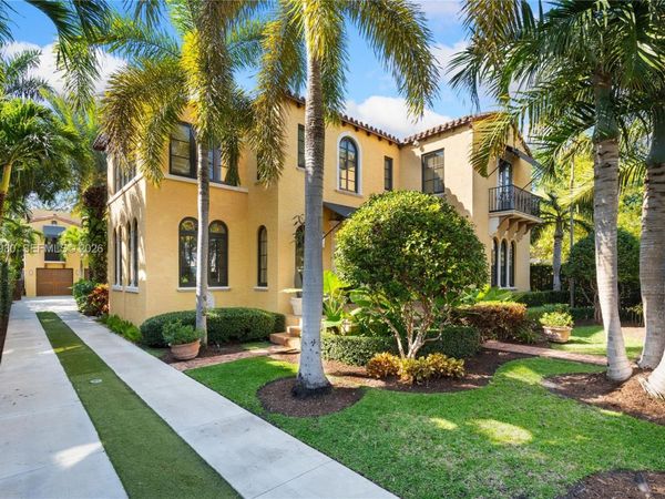 2330 Prairie Ave , Miami Beach, FL 33140