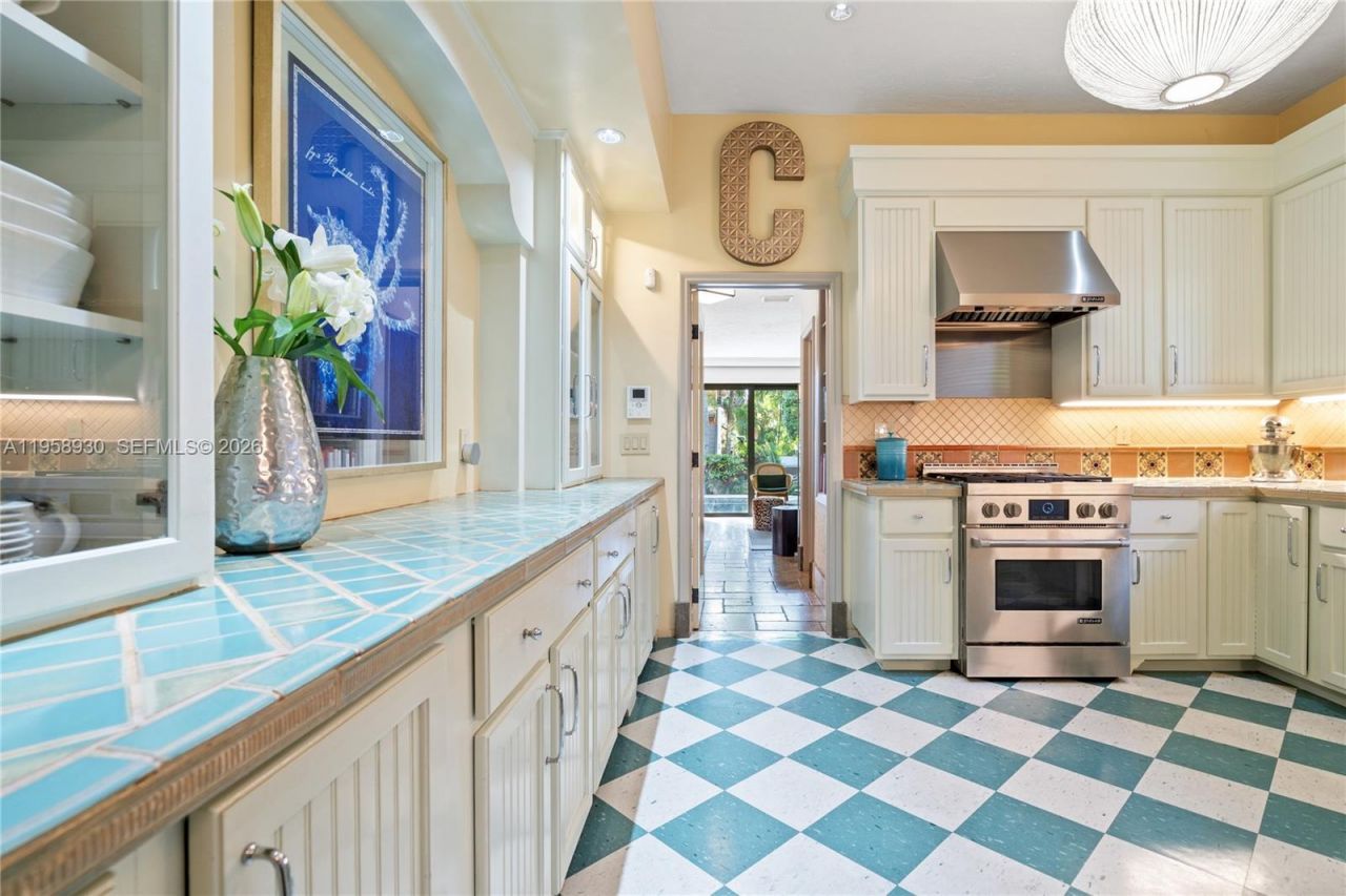 2330 Prairie Ave , Miami Beach, FL 33140 Photo