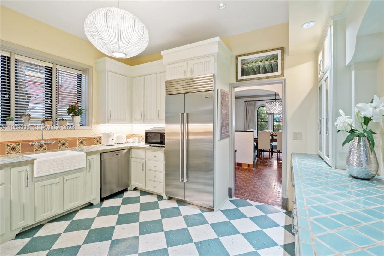 2330 Prairie Ave , Miami Beach, FL 33140 Photo