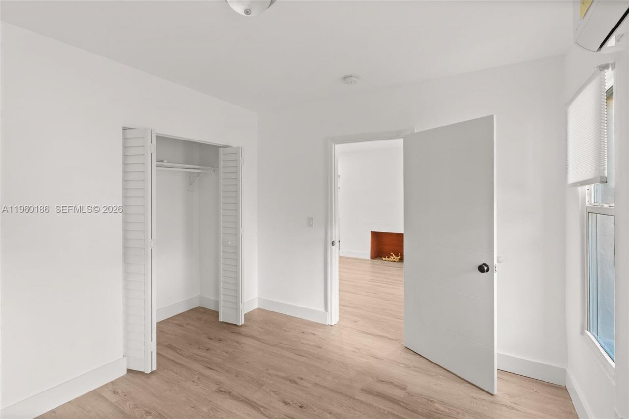 2508 SW 10th St , Unit 2508, Miami, FL 33135 Photo