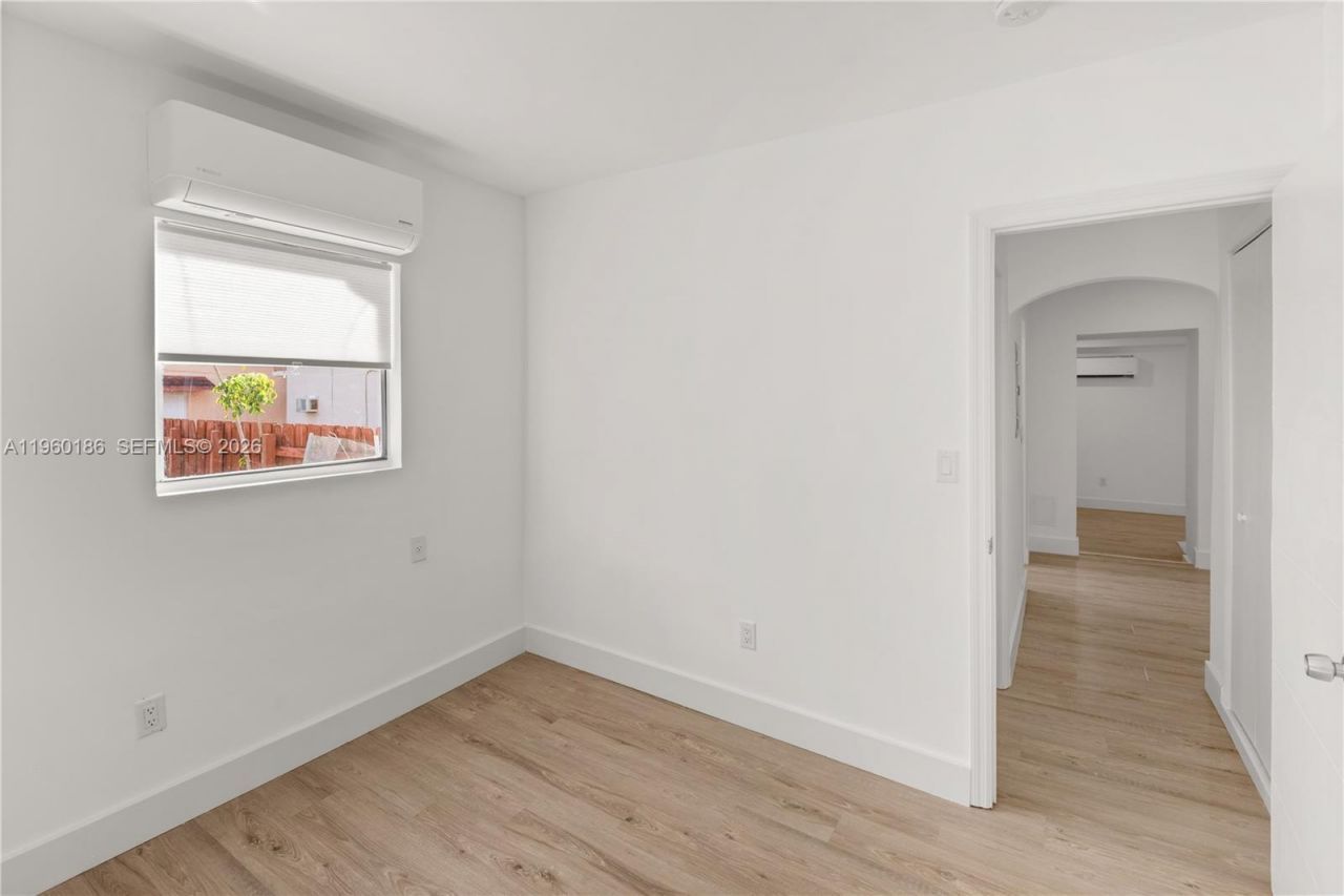 2508 SW 10th St , Unit 2508, Miami, FL 33135 Photo