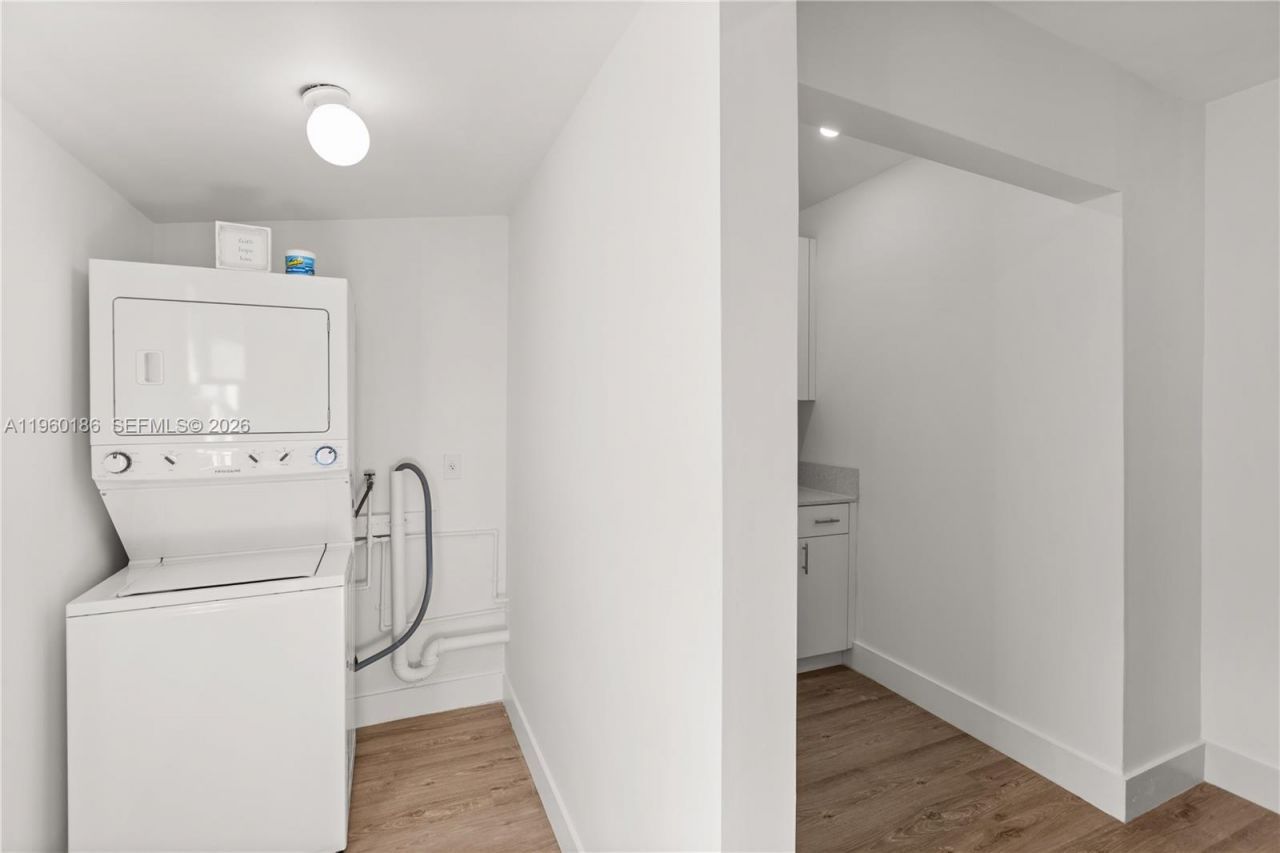 2508 SW 10th St , Unit 2508, Miami, FL 33135 Photo