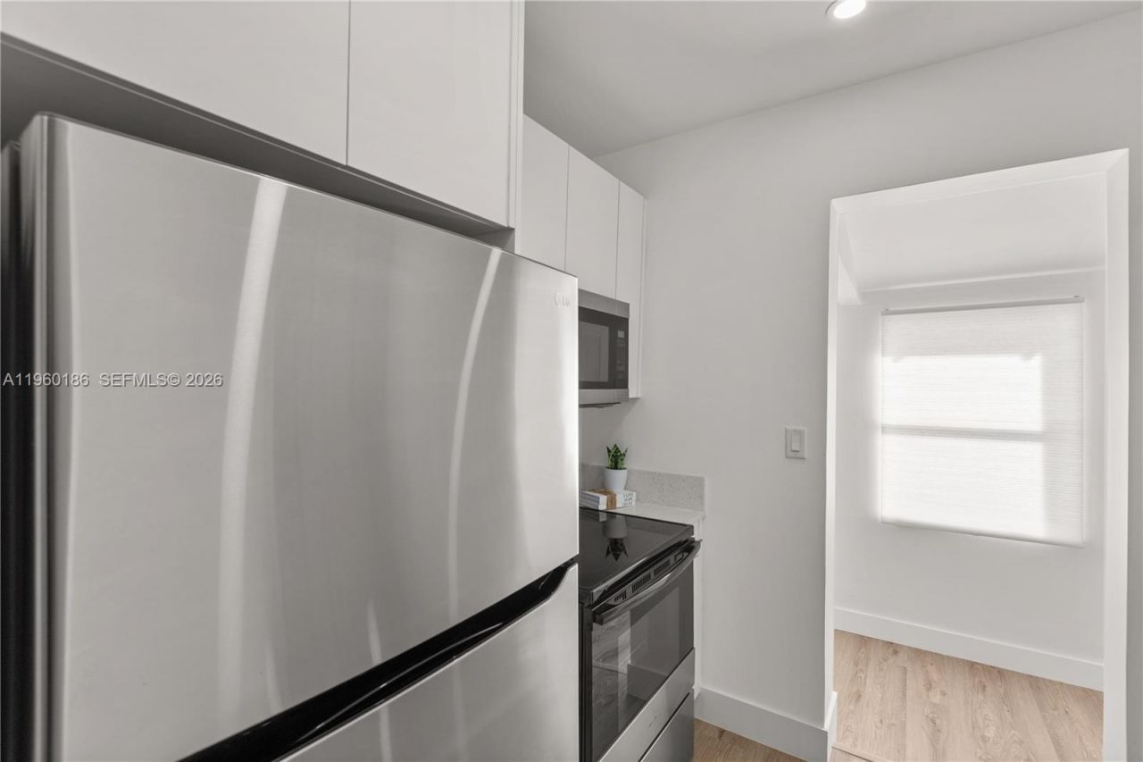 2508 SW 10th St , Unit 2508, Miami, FL 33135 Photo