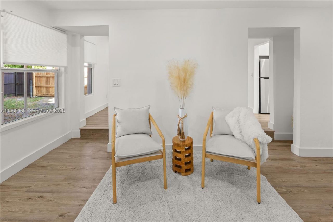 2508 SW 10th St , Unit 2508, Miami, FL 33135 Photo